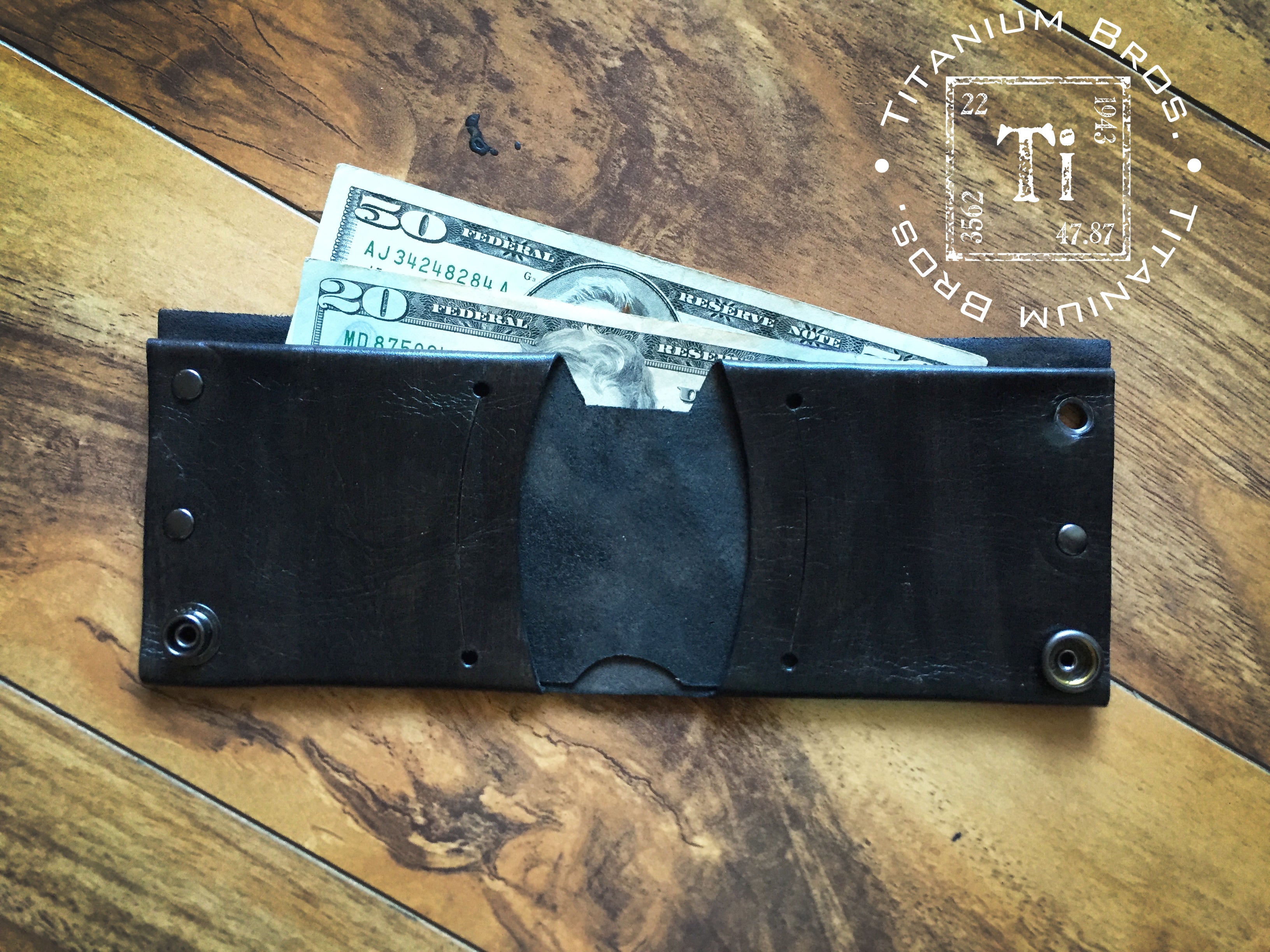 One Piece Handmade Leather Wallet – titaniumbros